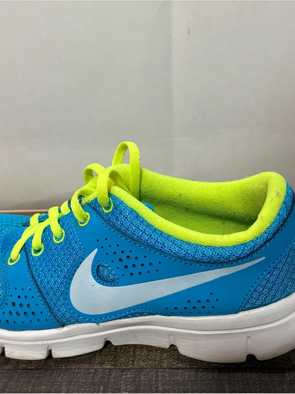 Nike Flex Experience Run Women’s Running Shoes Blue Size 6.5 Athletic Sneakers